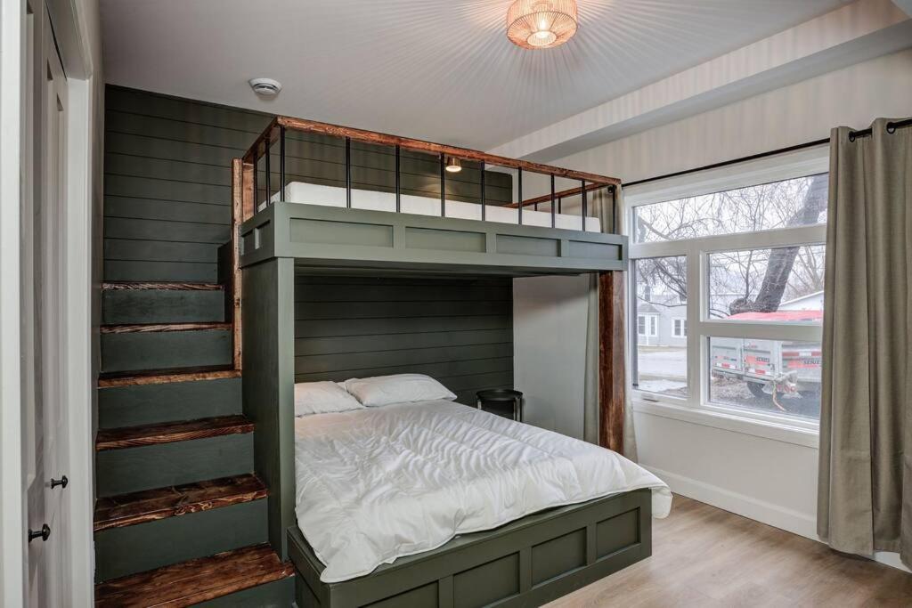 Little Current Chic Suite By Westlynn מראה חיצוני תמונה